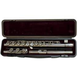 Second Hand Yamaha 211 Flute Ouifit