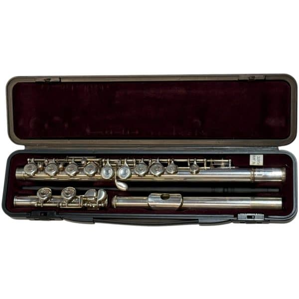 Second Hand Yamaha 211 Flute Ouifit